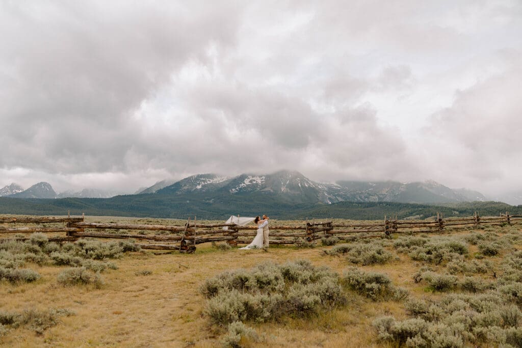 stanley Idaho wedding elopement photos of couple in front of sawtooth mountains