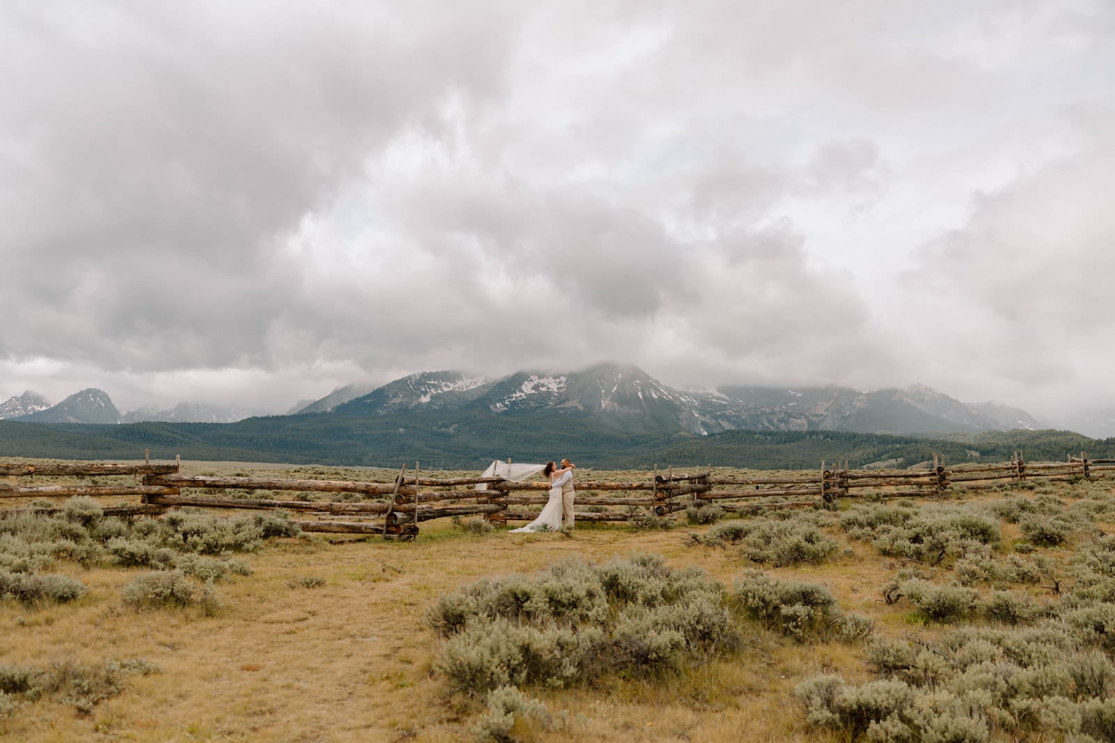 stanley Idaho wedding elopement photos of couple in front of sawtooth mountains